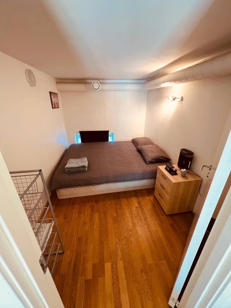 Privet In Shared Apartment, Privat bolig *